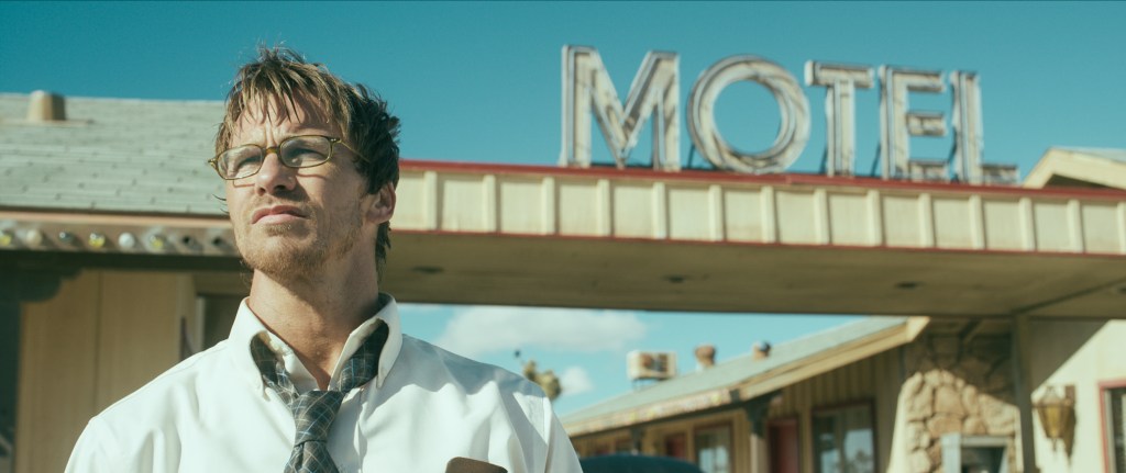 Sam (Rusty Joiner) est seul tout