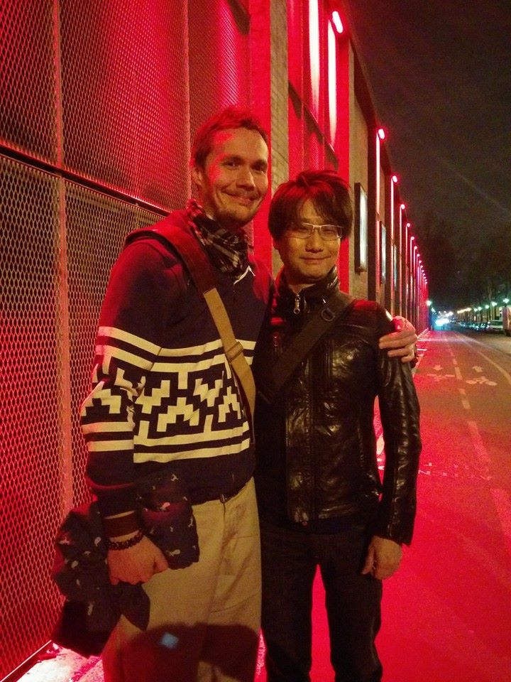 Christophe aux côtés du sosie de Jean-Vincent Placé : Hideo Kojima